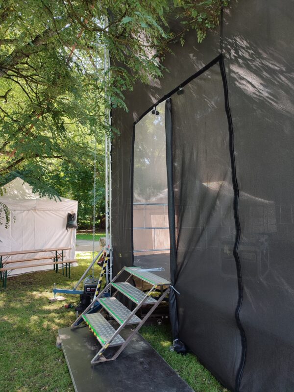 Boční výkryt ke střeše 10x8m standart – se vchodem